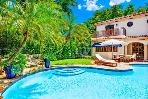 Exterior - 111 Aledo Ave, Coral Gables, FL 33134 photo 15 of 33