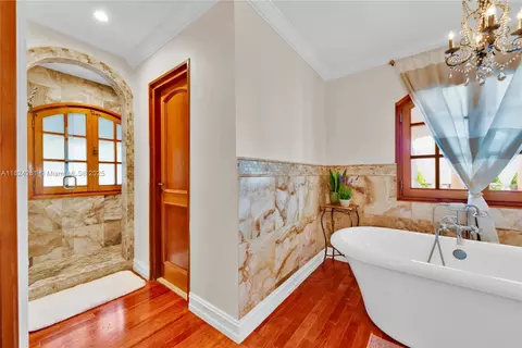 Bath - 111 Aledo Ave, Coral Gables, FL 33134 photo 8 of 11