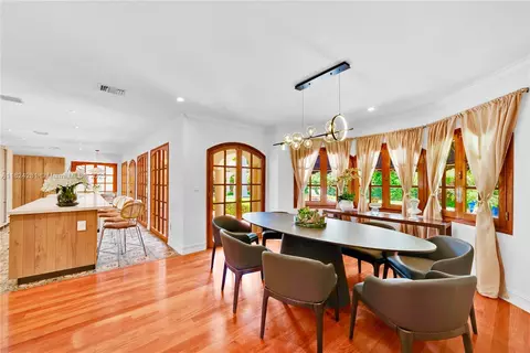Dining - 111 Aledo Ave, Coral Gables, FL 33134 photo 3 of 6