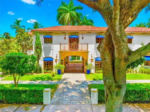 Exterior - 111 Aledo Ave, Coral Gables, FL 33134 photo 1 of 33