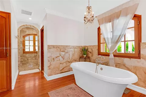 Bath - 111 Aledo Ave, Coral Gables, FL 33134 photo 9 of 11