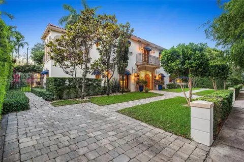 Exterior - 111 Aledo Ave, Coral Gables, FL 33134 photo 6 of 33