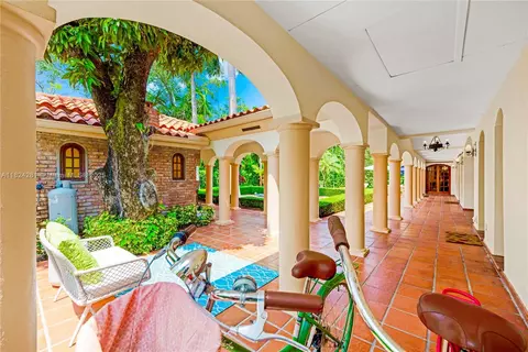 Exterior - 111 Aledo Ave, Coral Gables, FL 33134 photo 29 of 33