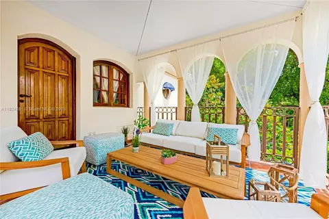 Exterior - 111 Aledo Ave, Coral Gables, FL 33134 photo 13 of 33