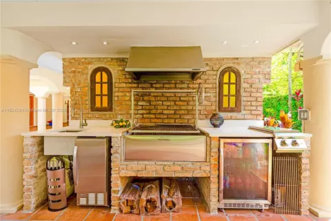 Kitchen - 111 Aledo Ave, Coral Gables, FL 33134 photo 7 of 8