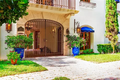 Exterior - 111 Aledo Ave, Coral Gables, FL 33134 photo 4 of 33