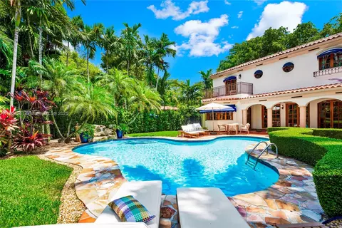 Exterior - 111 Aledo Ave, Coral Gables, FL 33134 photo 16 of 33