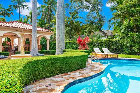 Exterior - 111 Aledo Ave, Coral Gables, FL 33134 photo 21 of 33