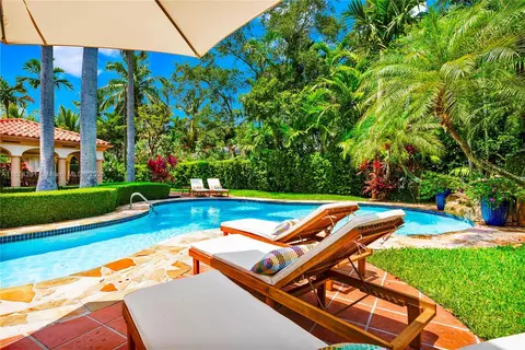 Exterior - 111 Aledo Ave, Coral Gables, FL 33134 photo 17 of 33