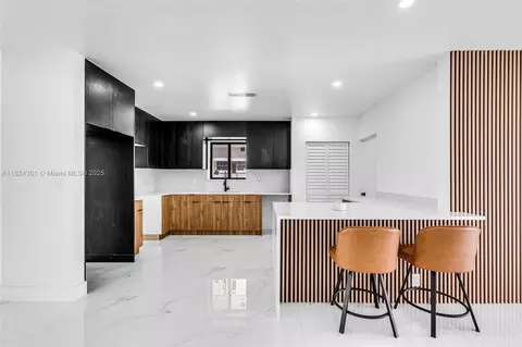 Kitchen - 4660 W 8th Pl, Hialeah, FL 33012 photo 1 of 3