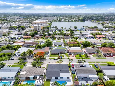 View/Area - 4660 W 8th Pl, Hialeah, FL 33012 photo 7 of 11