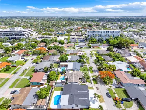 View/Area - 4660 W 8th Pl, Hialeah, FL 33012 photo 9 of 11