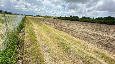 14300 SW 200, Miami, FL 33177