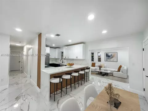 6900 SW 2nd St, Pembroke Pines, FL 33023