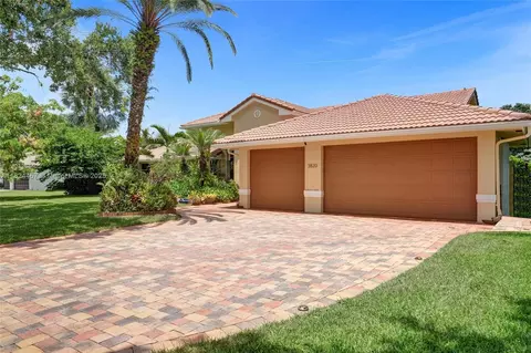 3820 SW 106th Ter, Davie, FL 33328