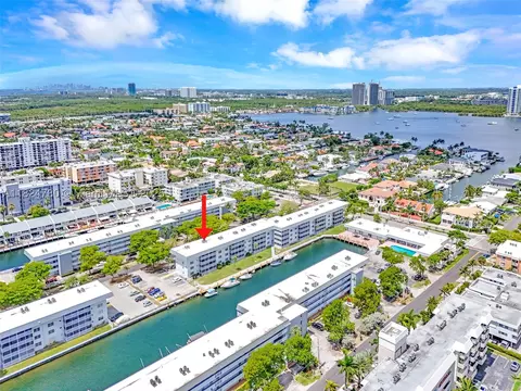 3551 NE 169th St #312, North Miami Beach, FL 33160