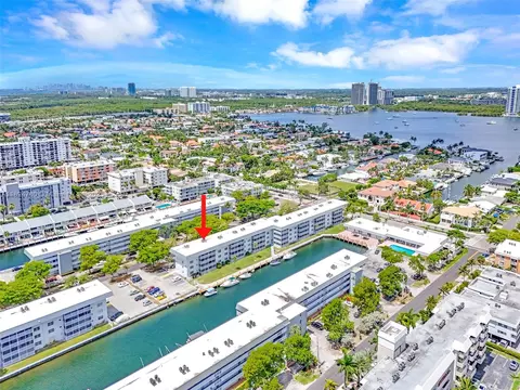 3551 NE 169th St #312, North Miami Beach, FL 33160