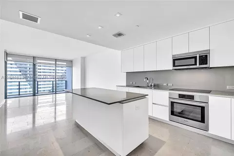 88 SW 7th St #1006, Miami, FL 33130