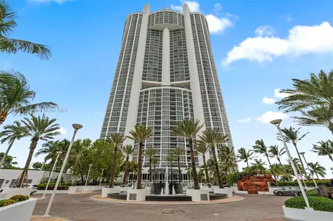 18201 Collins Ave #SPA201, Sunny Isles Beach, FL 33160