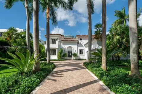 220 S Island Is, Golden Beach, FL 33160