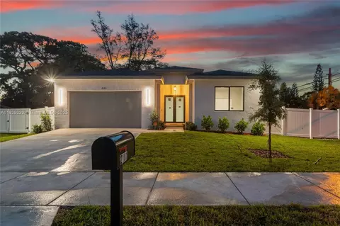 2101 NW 27th St, Oakland Park, FL 33311