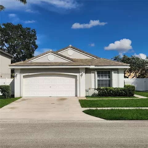 2017 NW 182nd Ave, Pembroke Pines, FL 33029