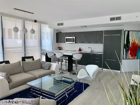 55 SW 9th St #2706, Miami, FL 33130