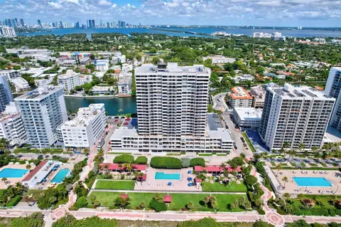 2555 Collins Ave #606, Miami Beach, FL 33140