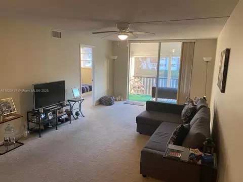 361 S Hollybrook Dr #206, Pembroke Pines, FL 33025