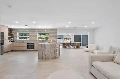 417 N Highland Dr, Hollywood, FL 33021