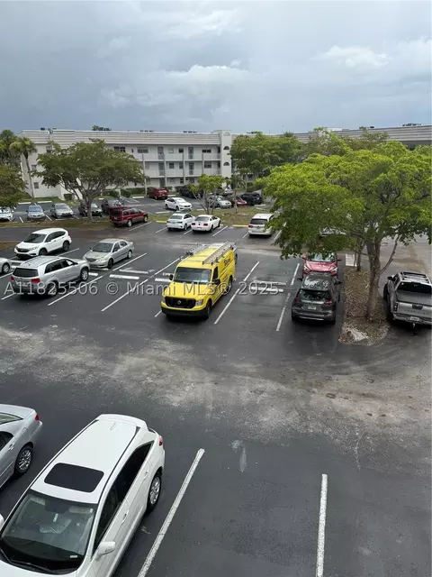 8345 Sunrise Lakes Blvd #312, Sunrise, FL 33322