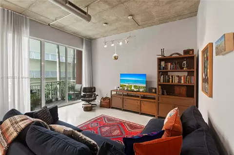 Living - 2001 Biscayne Blvd #2201, Miami, FL 33137 photo 3 of 4