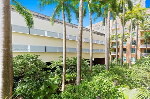 Exterior - 2001 Biscayne Blvd #2201, Miami, FL 33137 photo 1 of 7