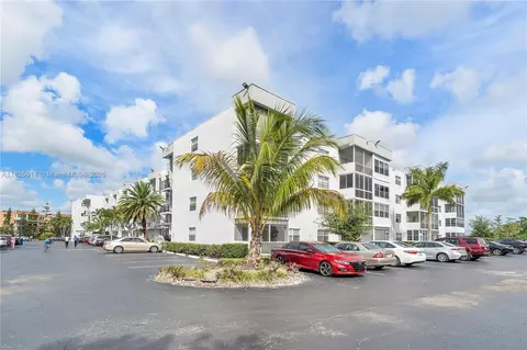 2998 E Sunrise Lakes Dr #215, Sunrise, FL 33322