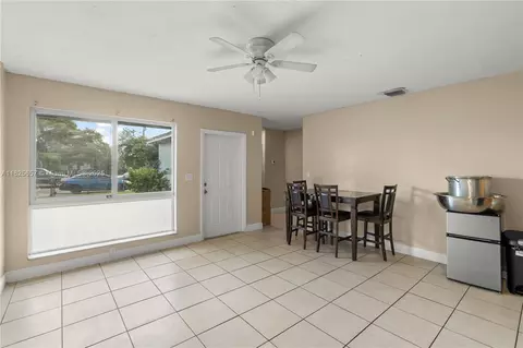 Living - 538 NW 18th Ave, Fort Lauderdale, FL 33311 photo 1 of 2