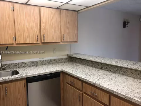 5995 Washington St #233, Hollywood, FL 33023