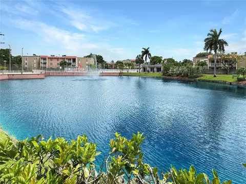 5201 Geneva Way #201, Doral, FL 33166