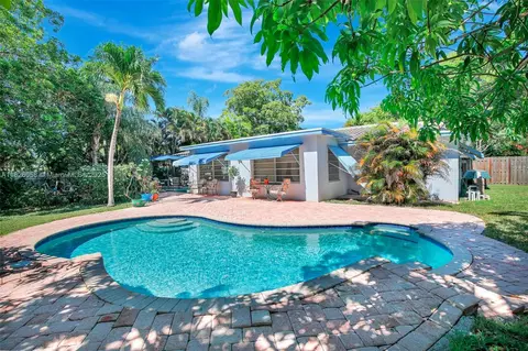 861 Oleander Dr, Plantation, FL 33317