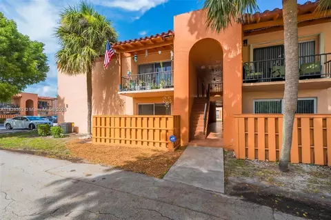 7204 Fairway Dr #I25, Miami Lakes, FL 33014