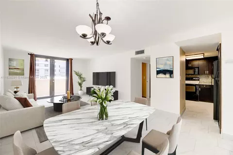 1621 Collins Ave #708, Miami Beach, FL 33139