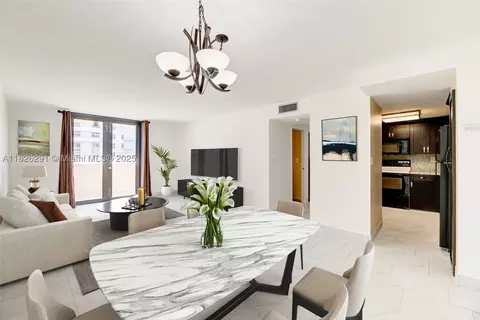 1621 Collins Ave #708, Miami Beach, FL 33139