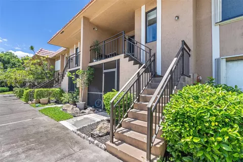 195 Lakeview Dr #205, Weston, FL 33326