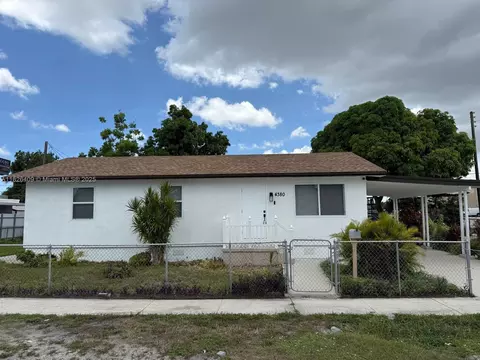 4380 NW 168th Ter, Miami Gardens, FL 33055