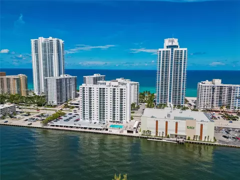 3000 S Ocean Dr #702, Hollywood, FL 33019