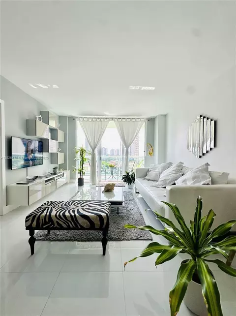 19390 Collins Ave #911, Sunny Isles Beach, FL 33160