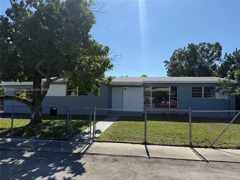 Exterior - 954 W 72nd Pl, Hialeah, FL 33014 photo 1 of 3