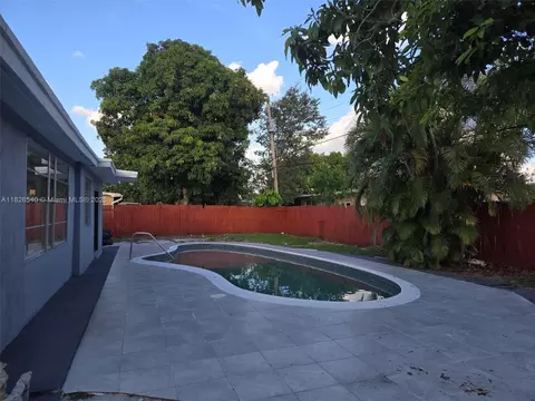 Exterior - 954 W 72nd Pl, Hialeah, FL 33014 photo 3 of 3