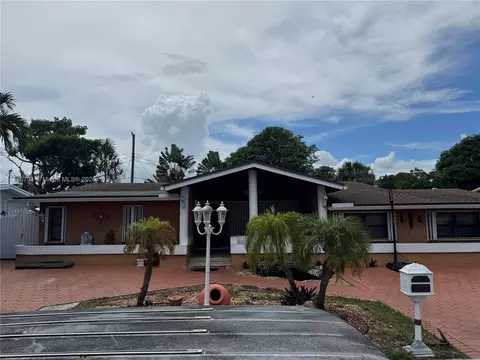 5372 W 9th Ave, Hialeah, FL 33012 photo 3