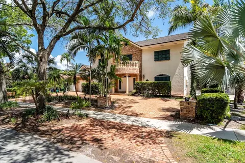 7235 S Prestwick Pl, Miami Lakes, FL 33014