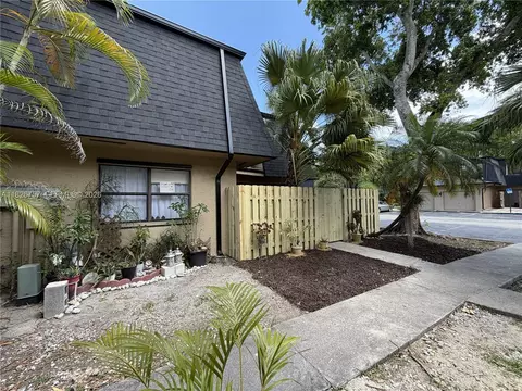 14260 SW 94th Cir Ln #104, Miami, FL 33186